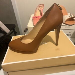 Michael Kors Pumps sz 10